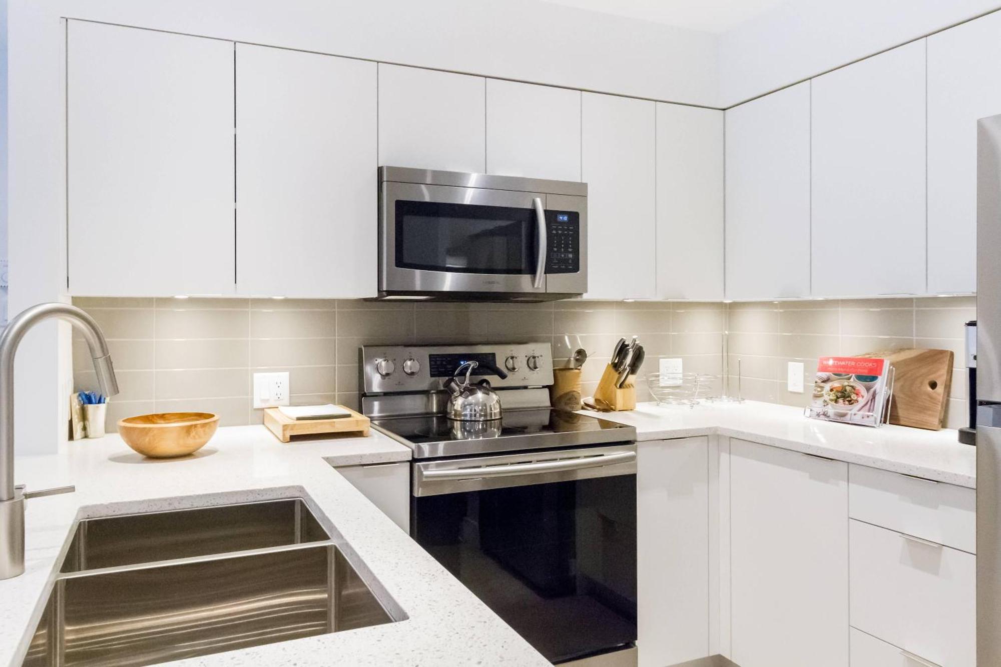 In Out, Great Location, Free Shuttle Bus Holiday home Whistler