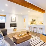 Ski In Out, Great Location, Free Shuttle Bus